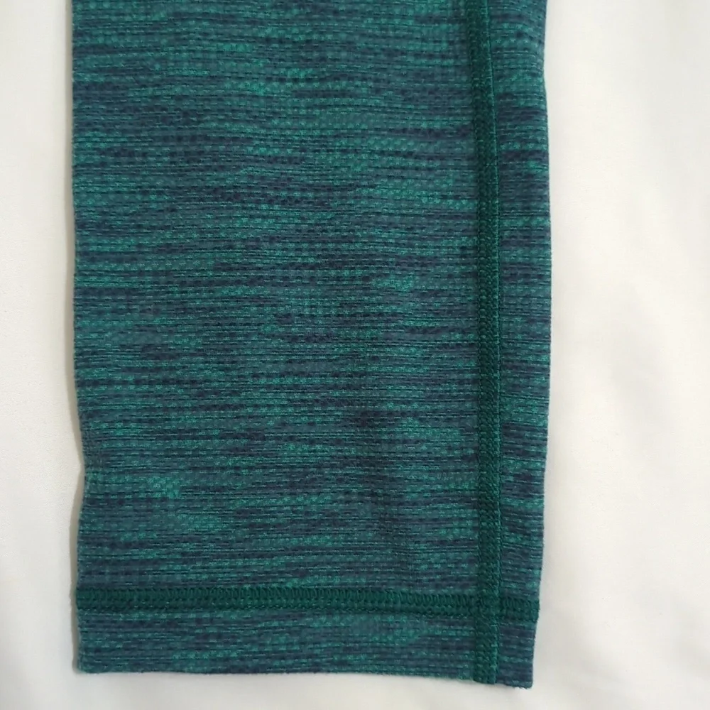 Lululemon Wunder Under Crop, Color Diamond Jacquard Teal Size 4